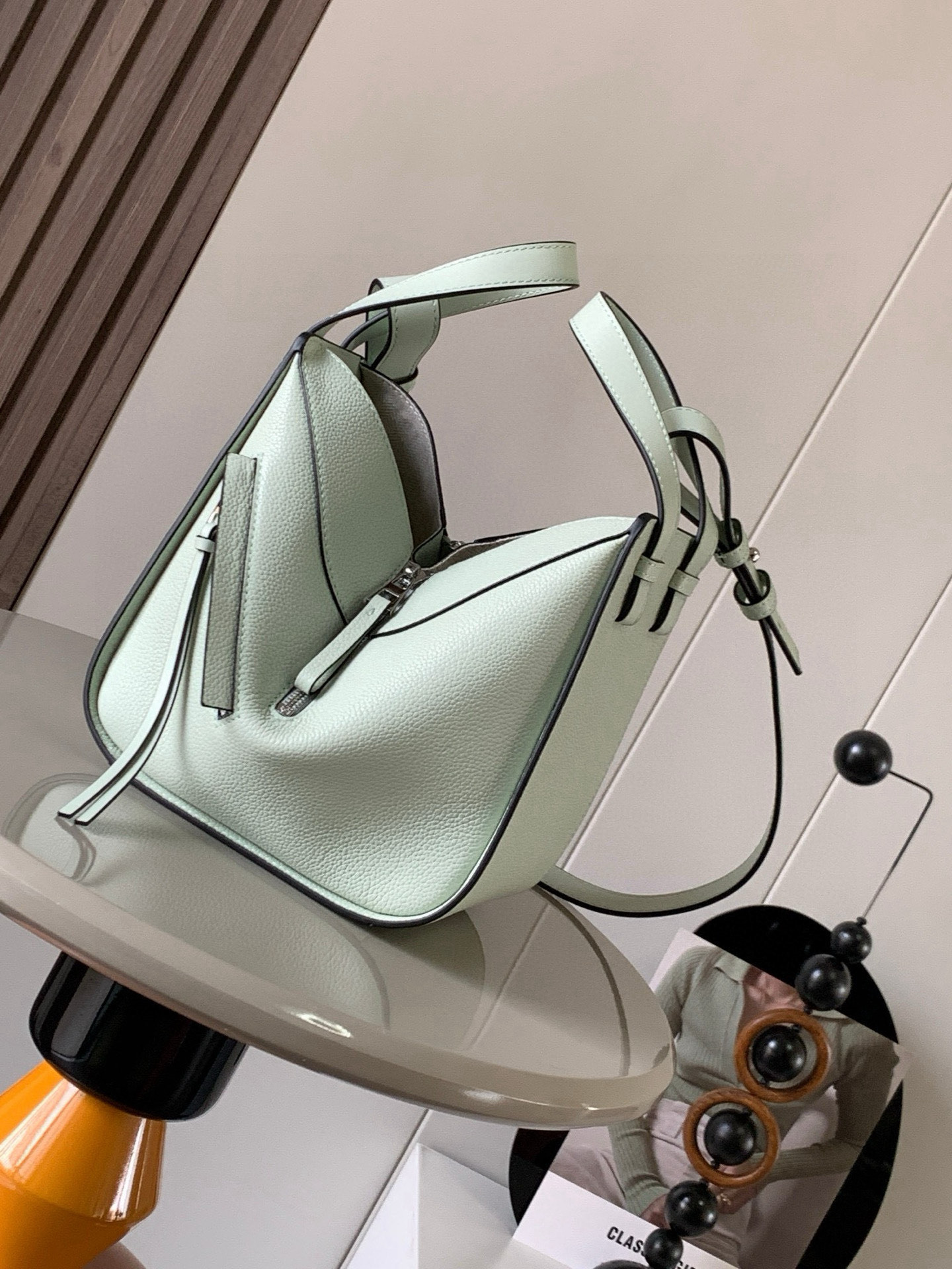 Loewe 特价吊床包20CM新尺寸 bag吊床包疯狂翻牌 太 了