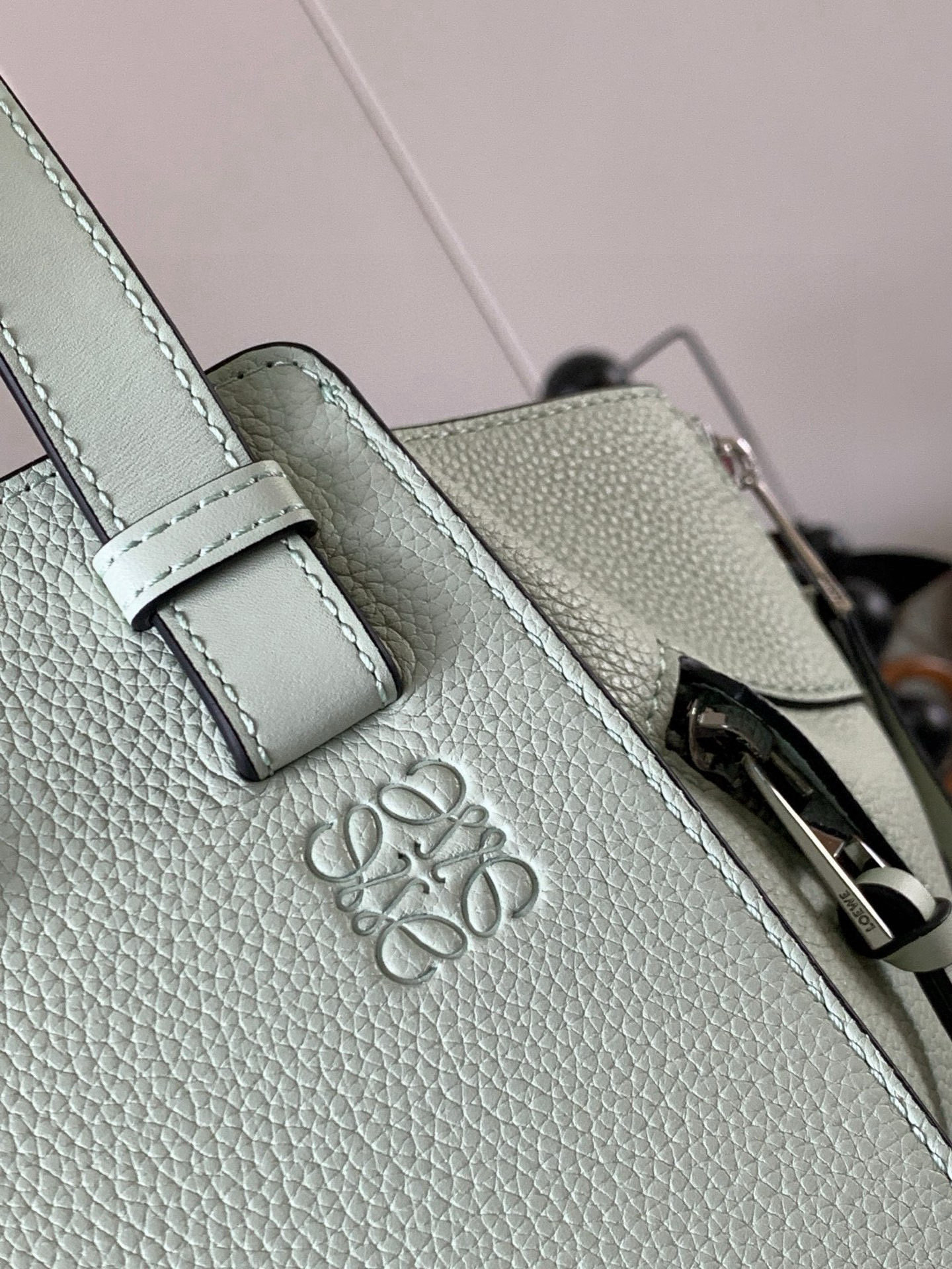 Loewe 特价吊床包20CM新尺寸 bag吊床包疯狂翻牌 太 了