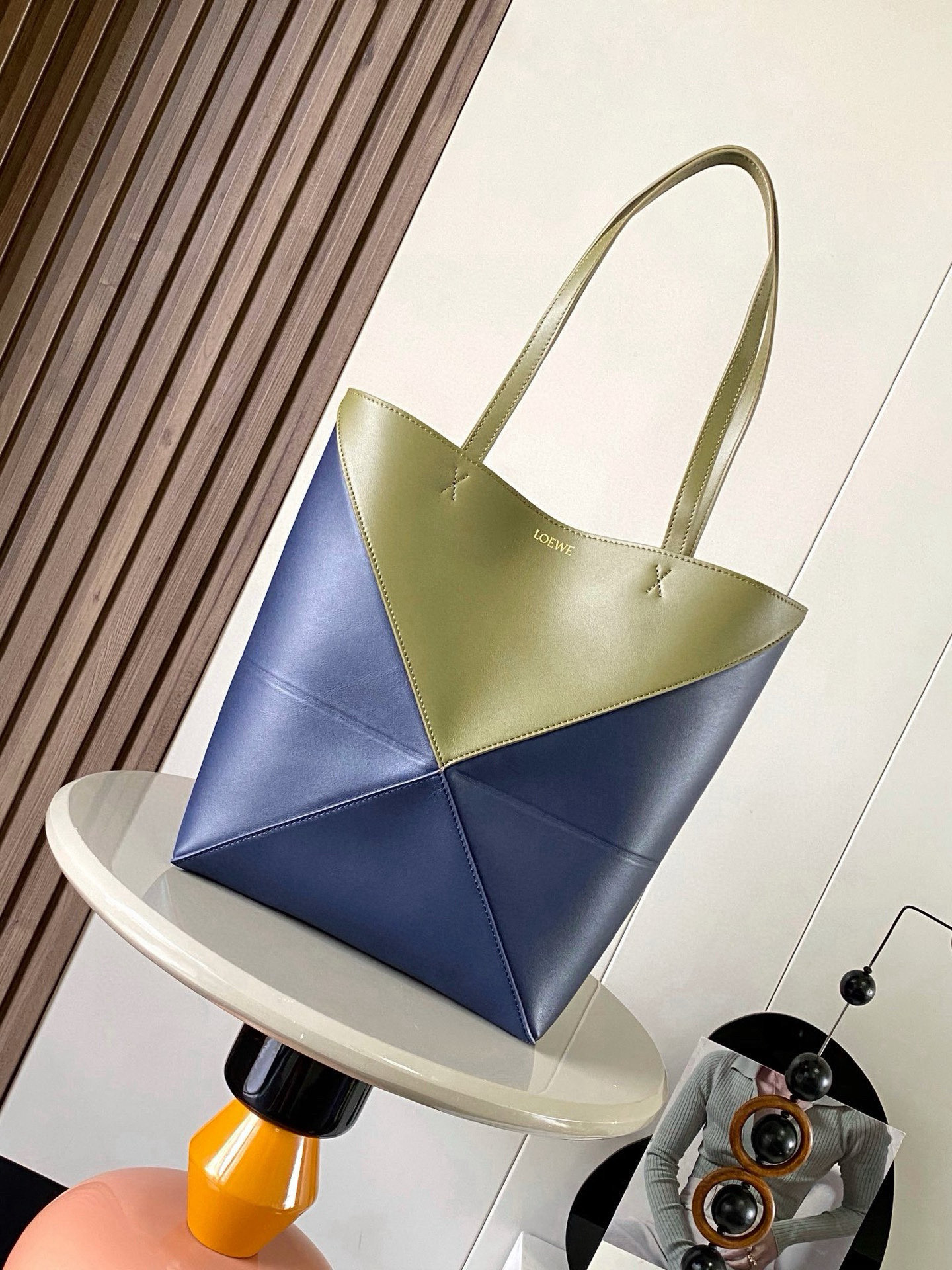 Loewe 中号31cm亮面牛皮革 puzzle
