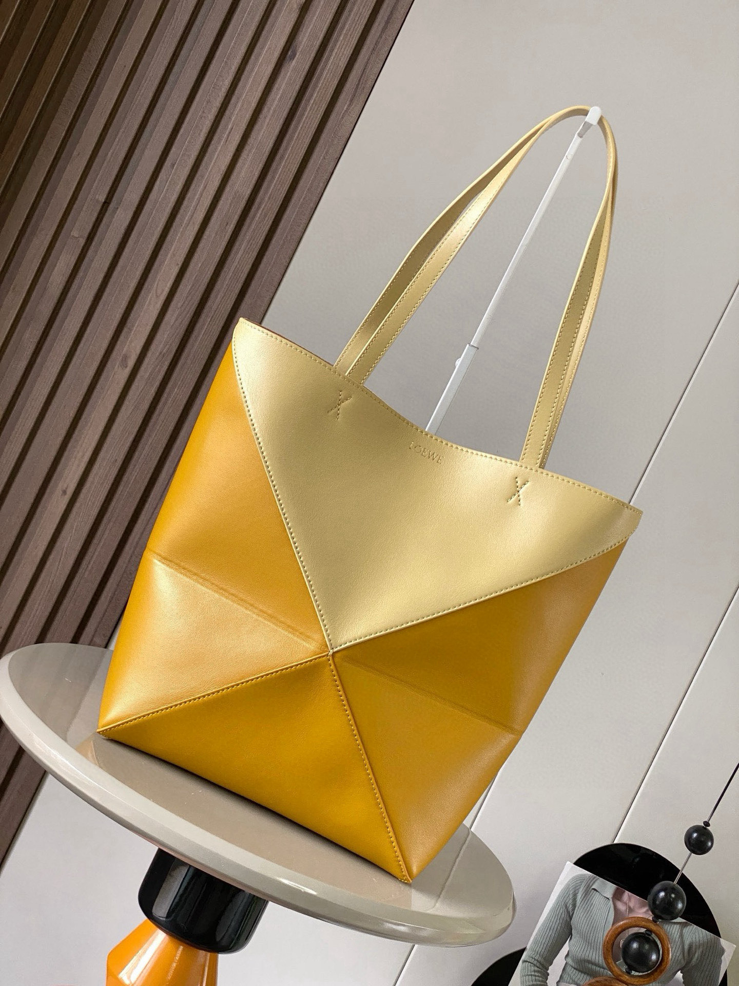 Loewe 中号31cm亮面牛皮革 puzzle