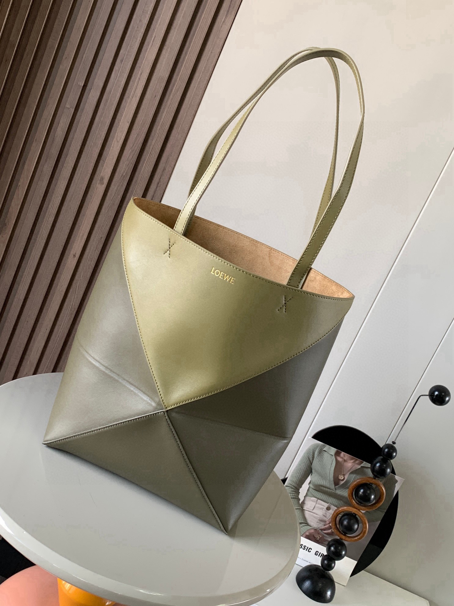 Loewe 中号31cm亮面牛皮革 puzzle
