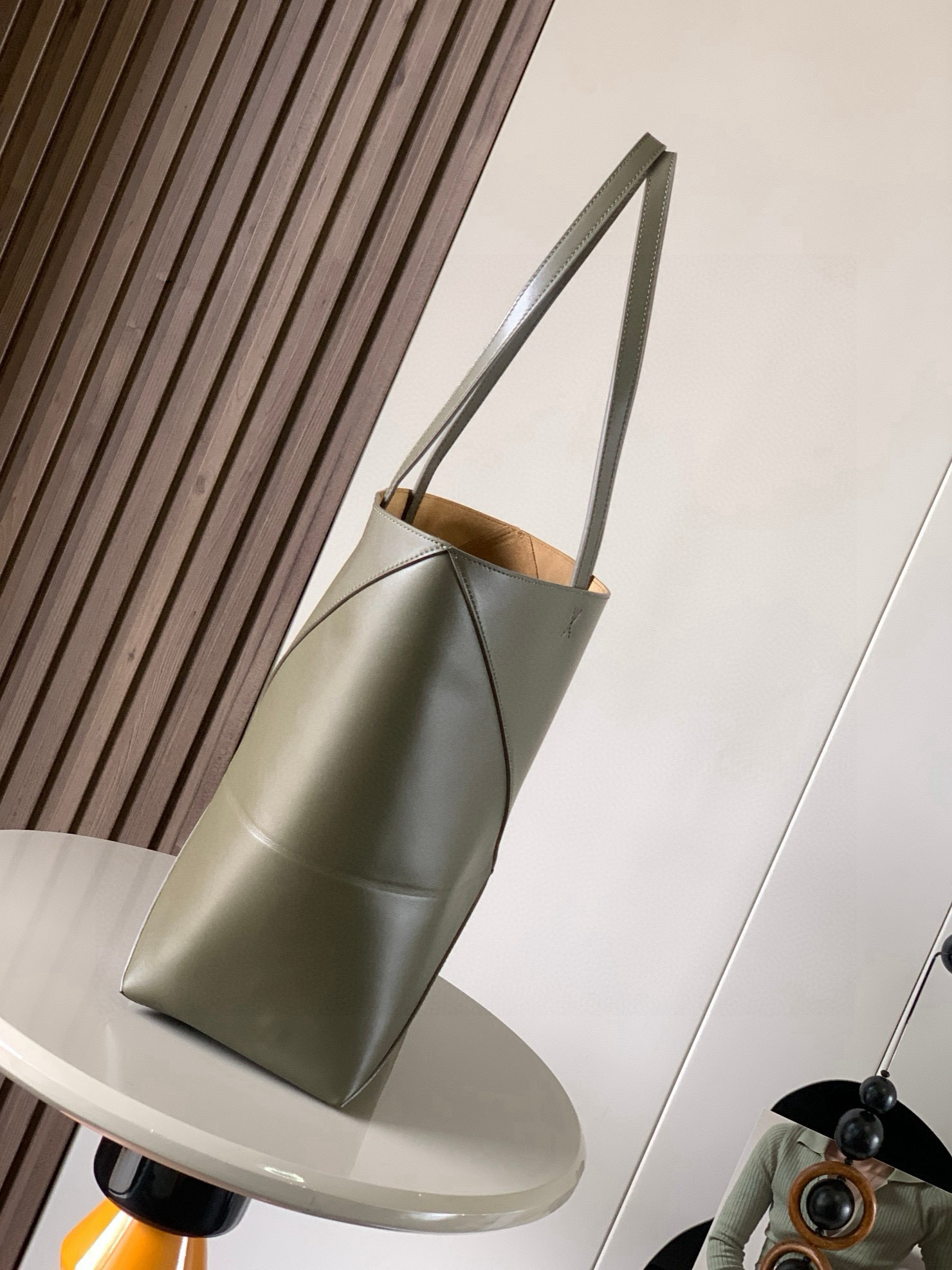 Loewe 中号31cm亮面牛皮革 puzzle