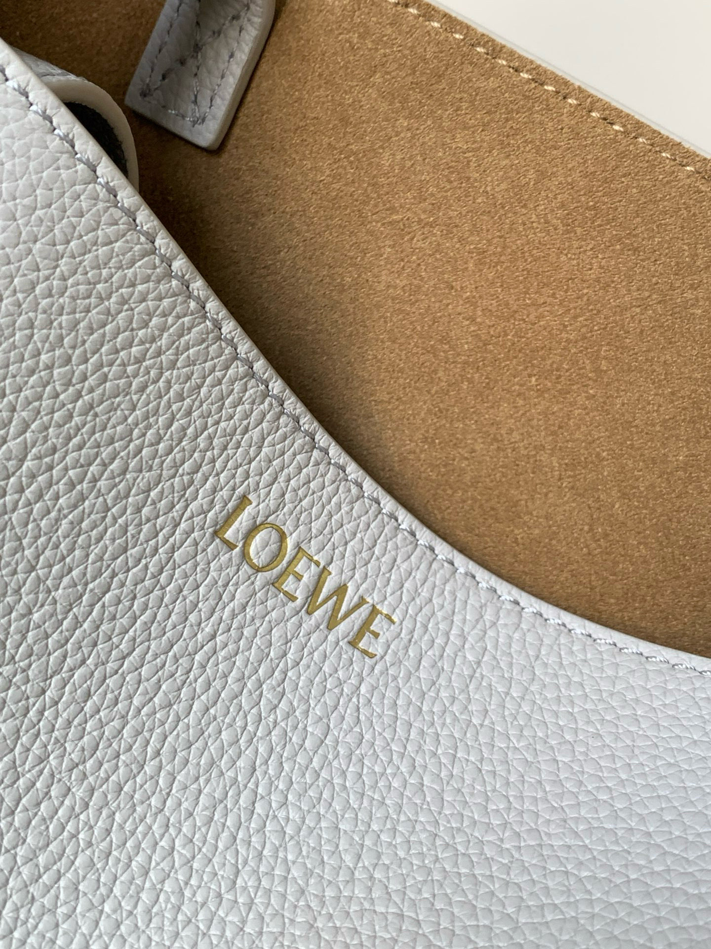 Loewe 中号31cm荔面牛皮革 puzzle