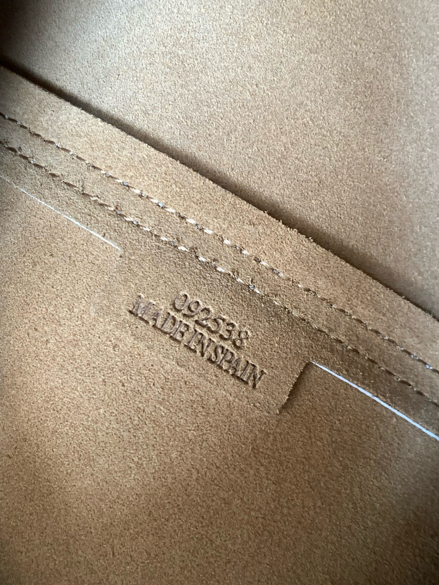 Loewe 中号31cm荔面牛皮革 puzzle