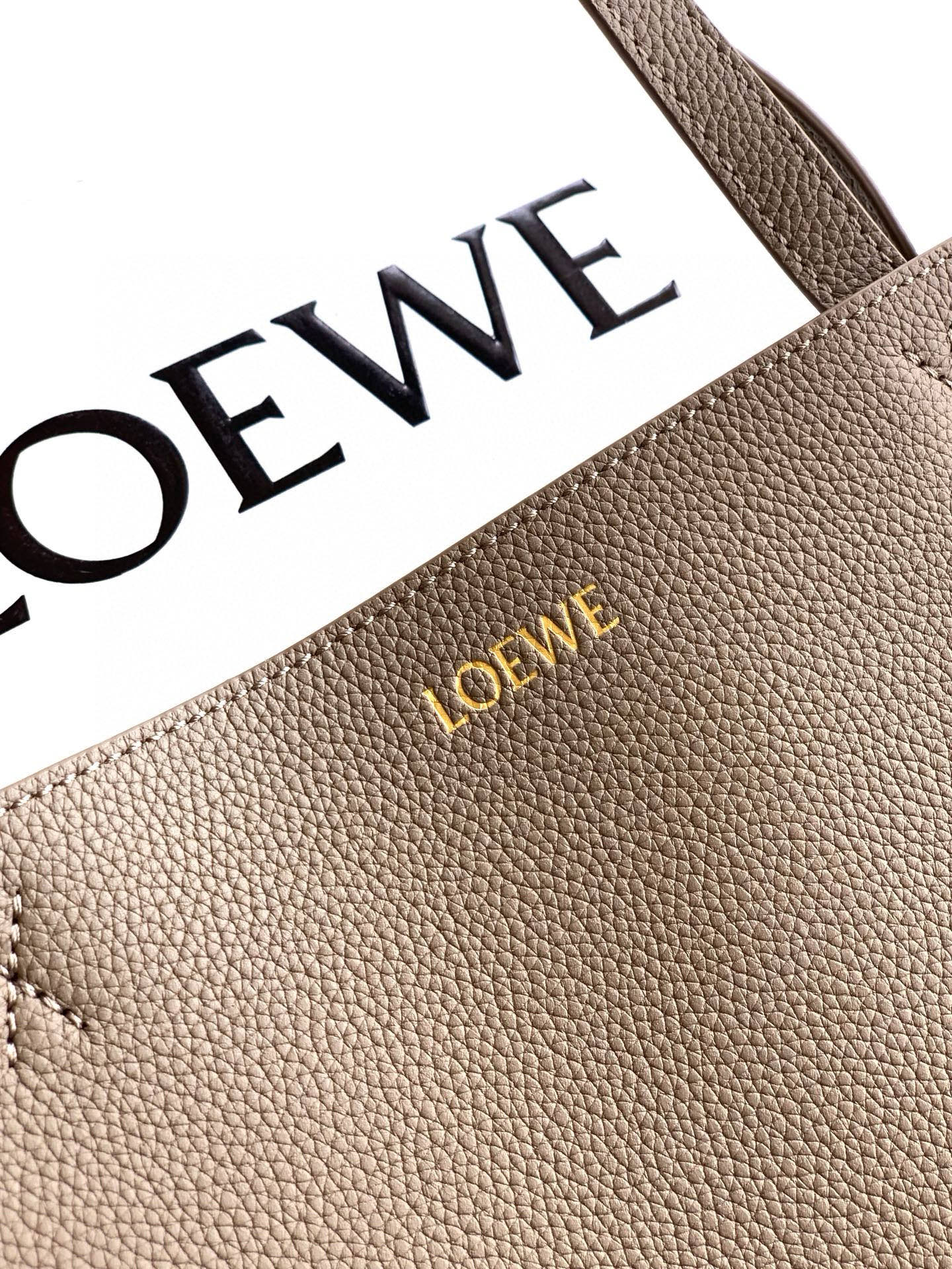 Loewe 中号31cm荔面牛皮革 puzzle