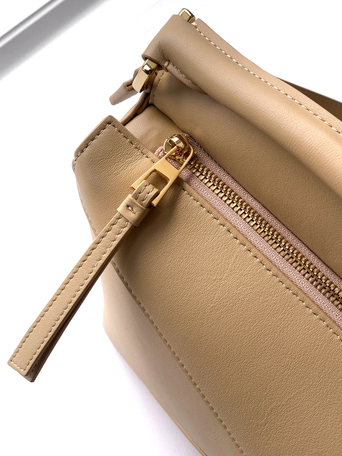 Loewe Puzzle Small Bag in Nappa Calfskin, Beige Geometry Handbag, 24cm 19 i1756045631302 4847 0 5