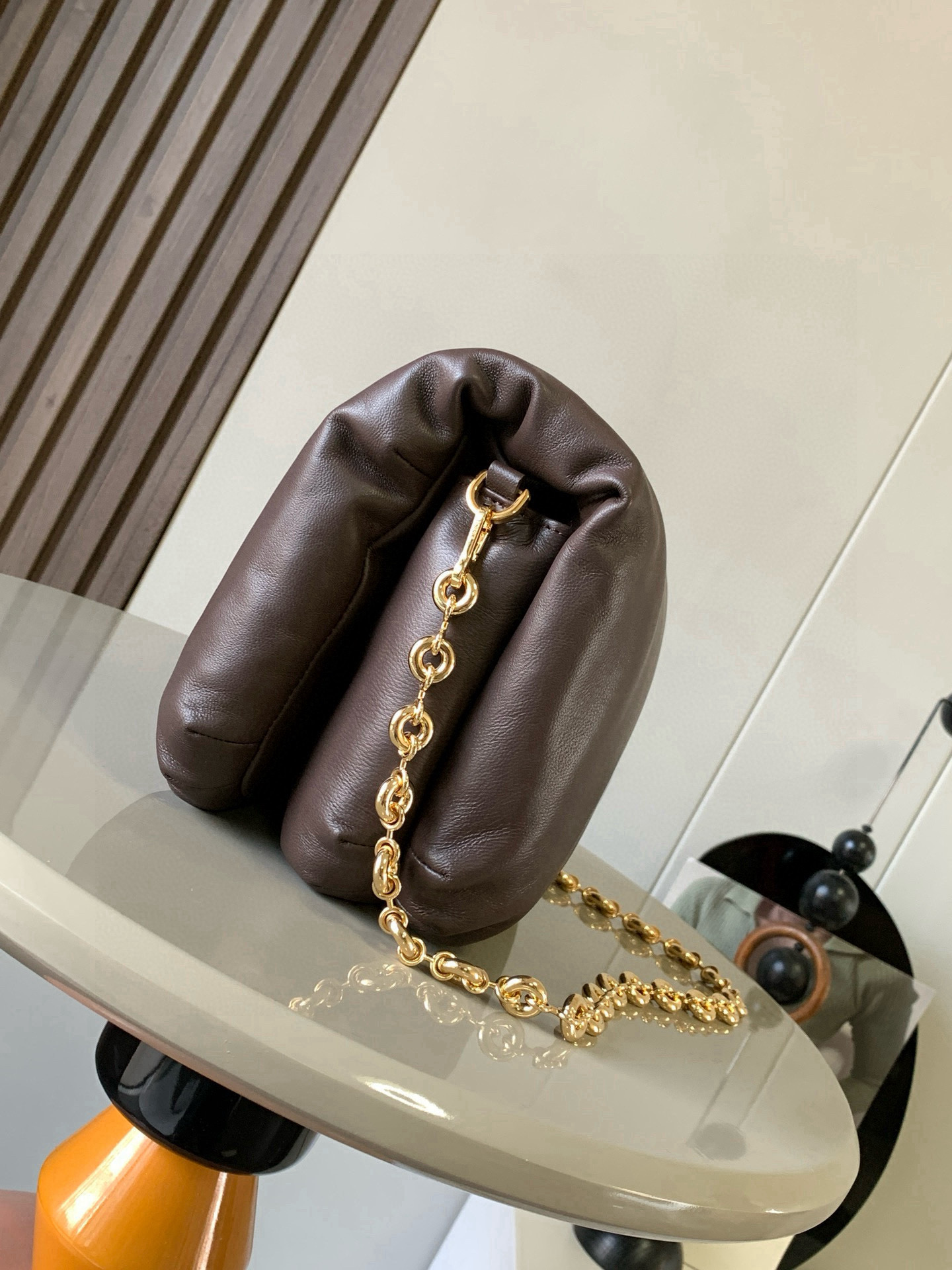Loewe 闪亮纳帕羊皮革 Puffer Goya