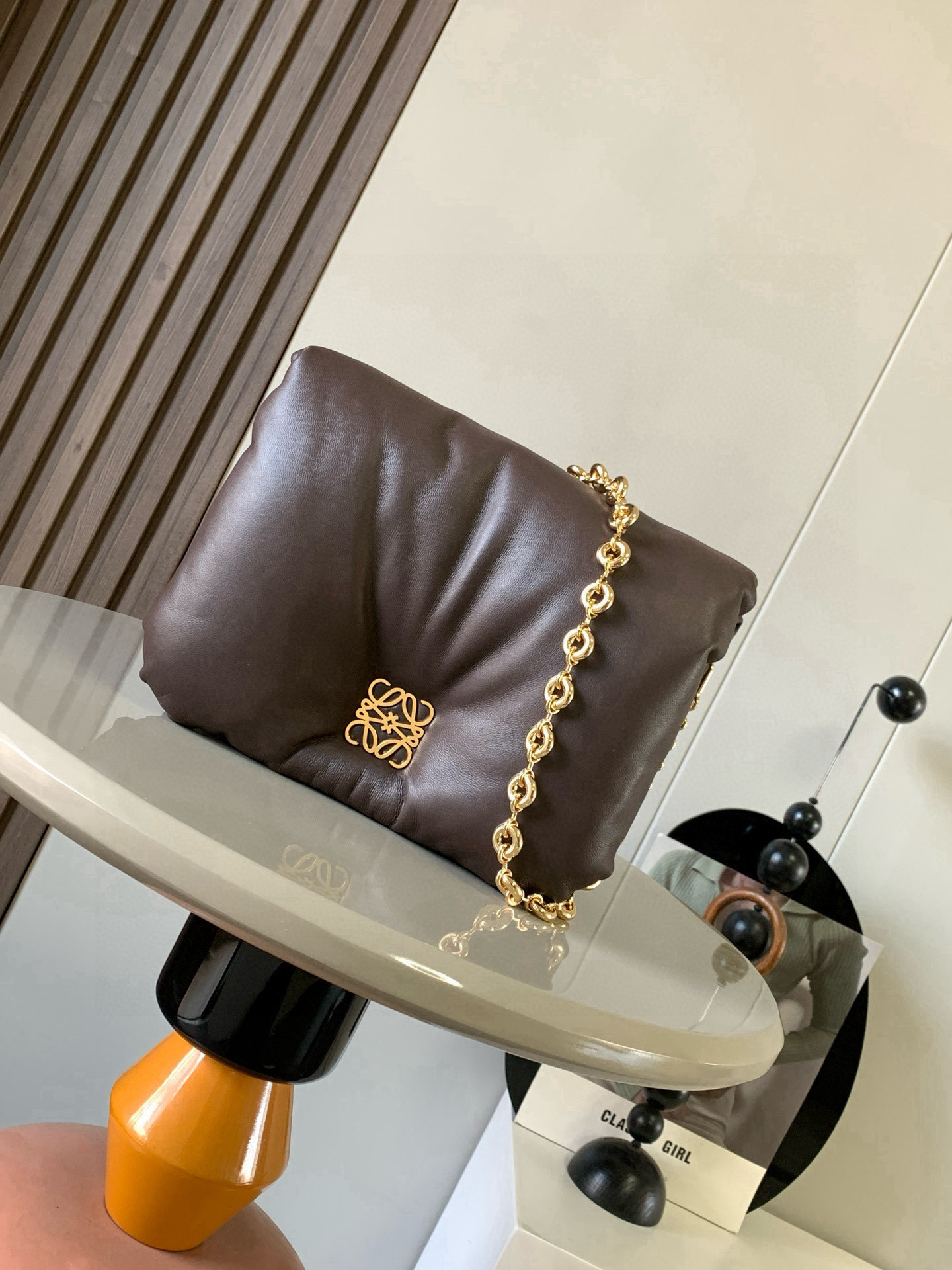 Loewe 闪亮纳帕羊皮革 Puffer Goya