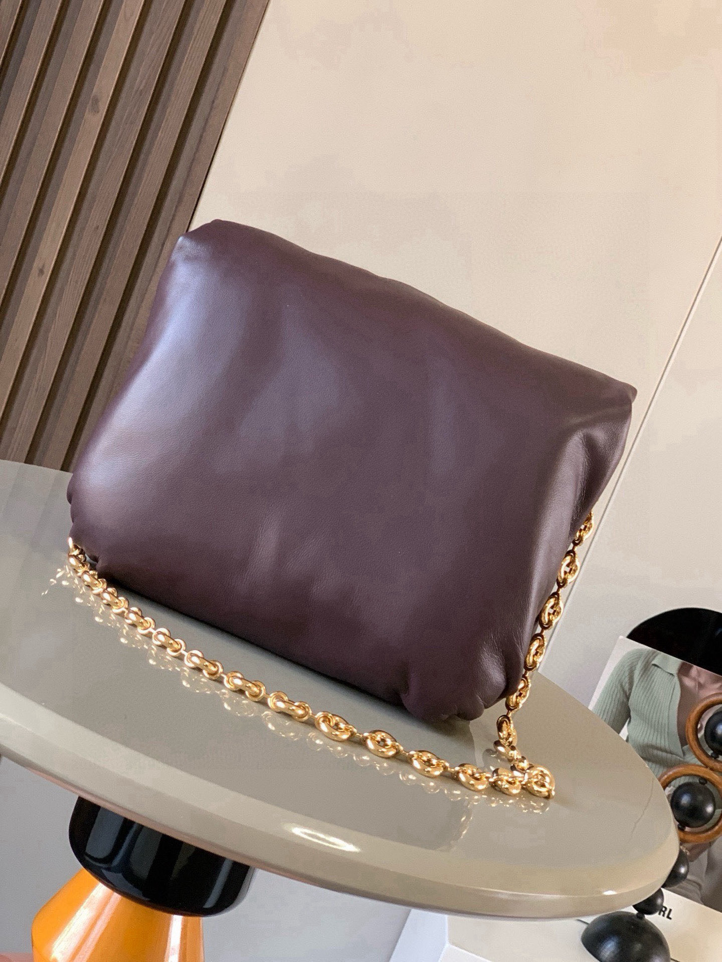 Loewe 闪亮纳帕羊皮革 Puffer Goya