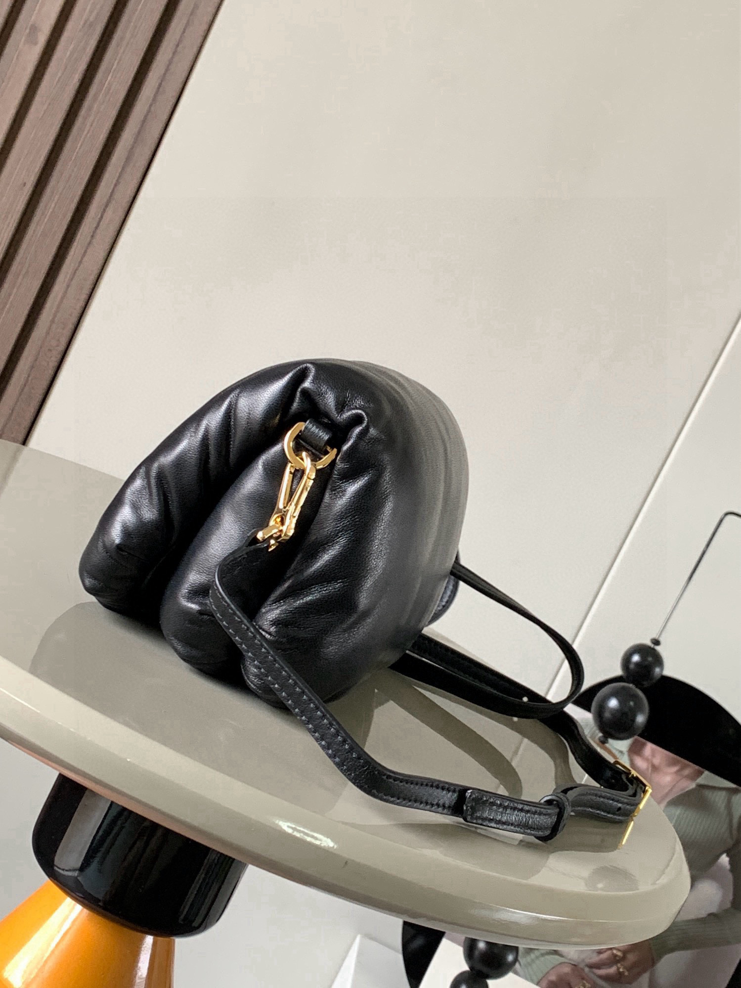 Loewe 迷你闪亮纳帕羊皮革 Puffer