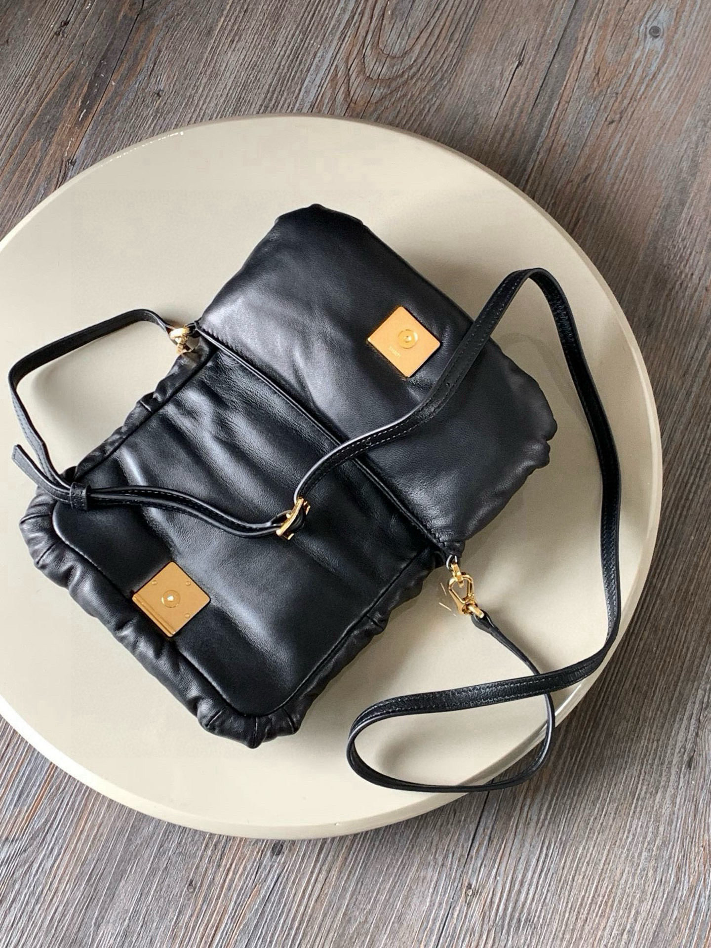 Loewe 迷你闪亮纳帕羊皮革 Puffer