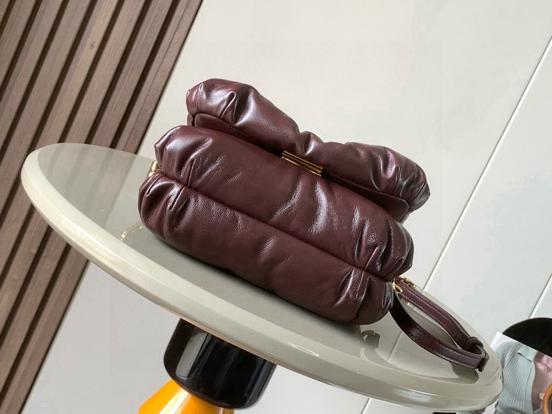 Loewe 迷你闪亮纳帕羊皮革 Puffer