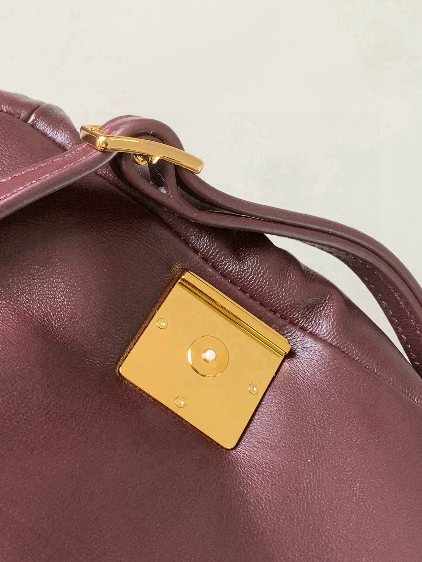 Loewe 迷你闪亮纳帕羊皮革 Puffer