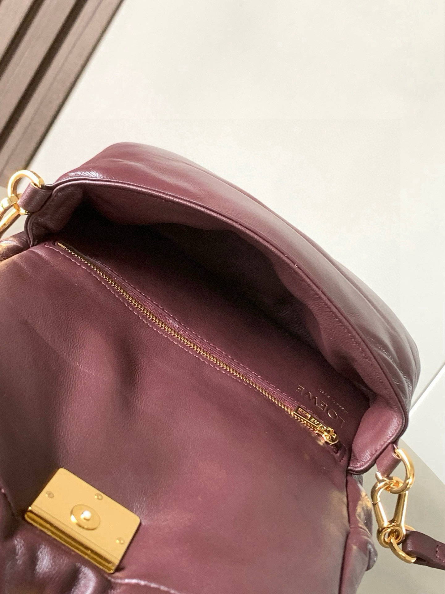 Loewe 迷你闪亮纳帕羊皮革 Puffer