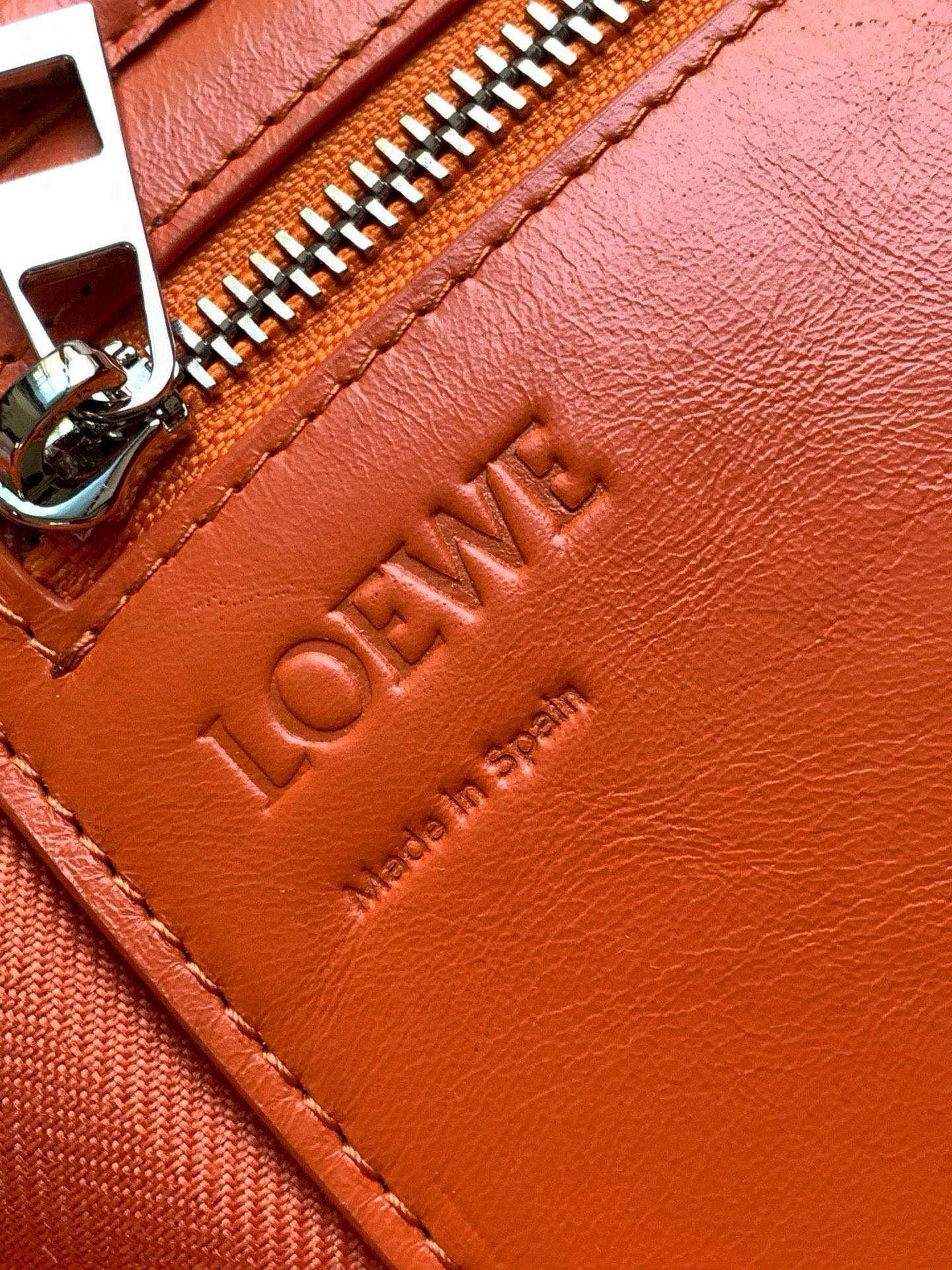 Loewe Fold Shopper手袋 罗家新款购物袋 男女通用款 Shopper 是一款多功能、轻便的手袋