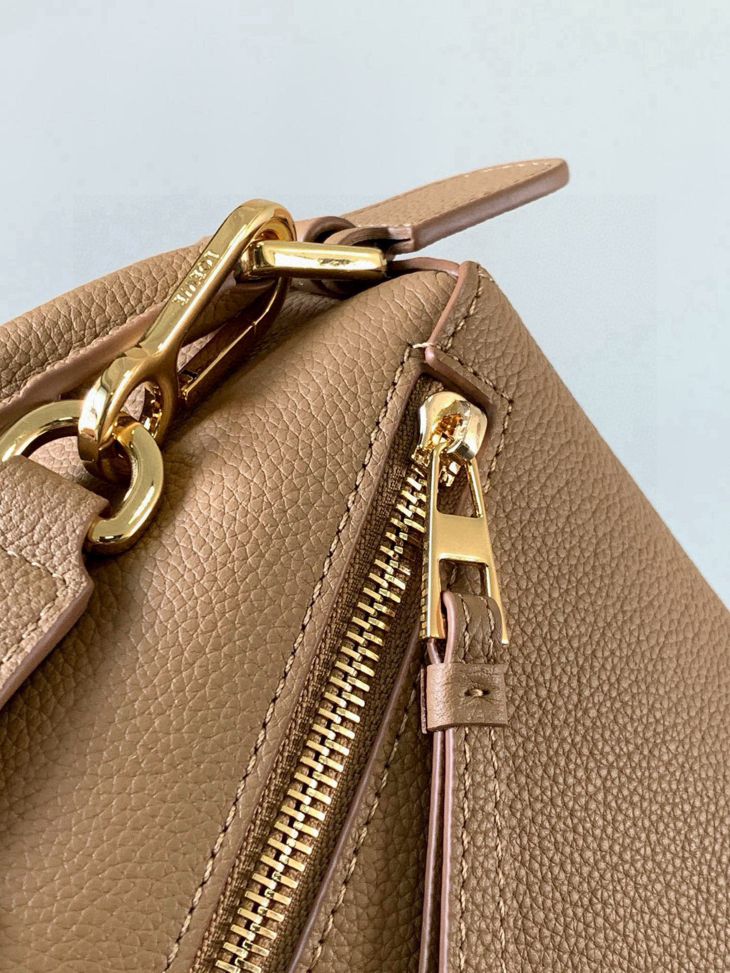 Loewe 新版本几何包29CM Puzzle手袋～