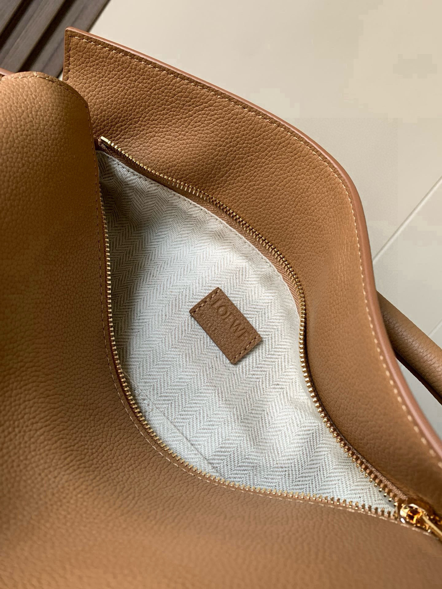Loewe 新版本几何包29CM Puzzle手袋～