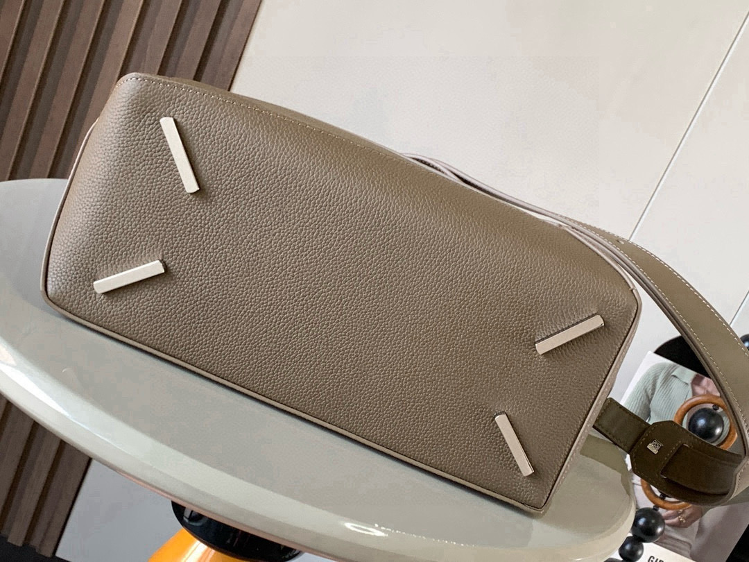 Loewe 新版本几何包29CM Puzzle手袋～