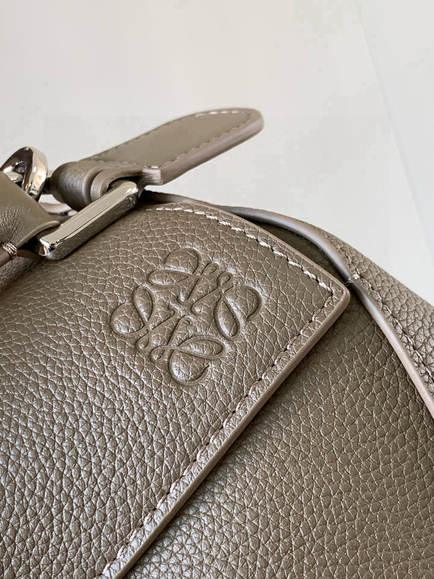 Loewe 新版本几何包29CM Puzzle手袋～