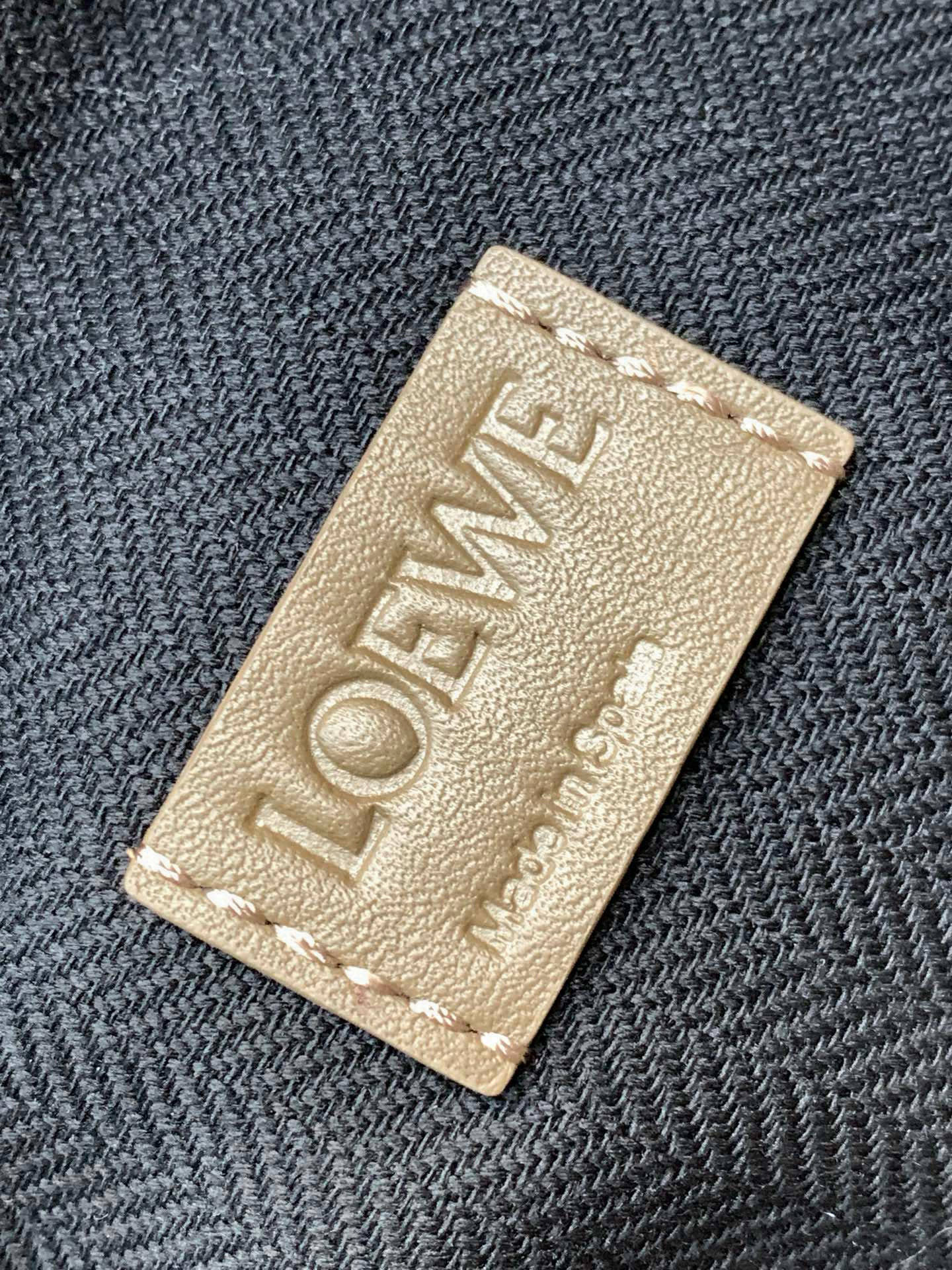 Loewe 新版本几何包29CM Puzzle手袋～