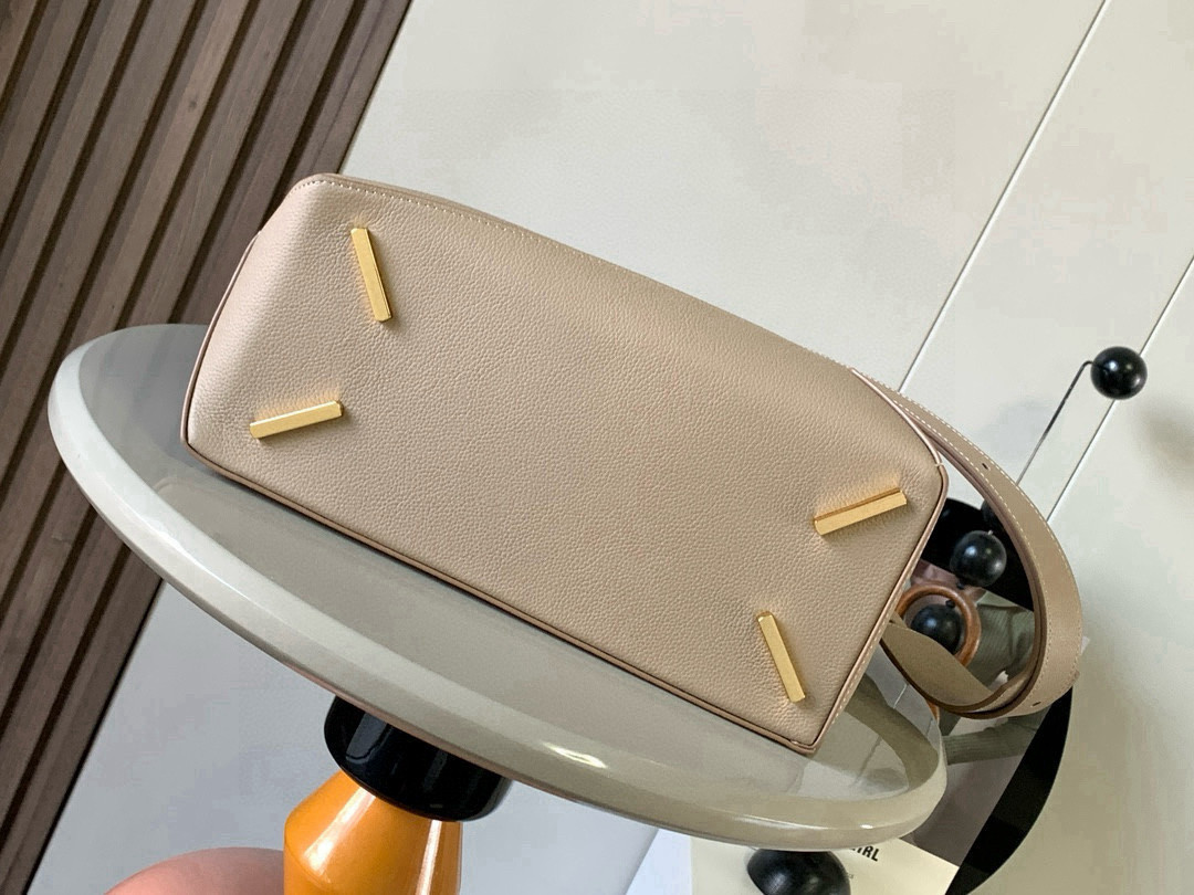 Loewe 新版本几何包29CM Puzzle手袋～