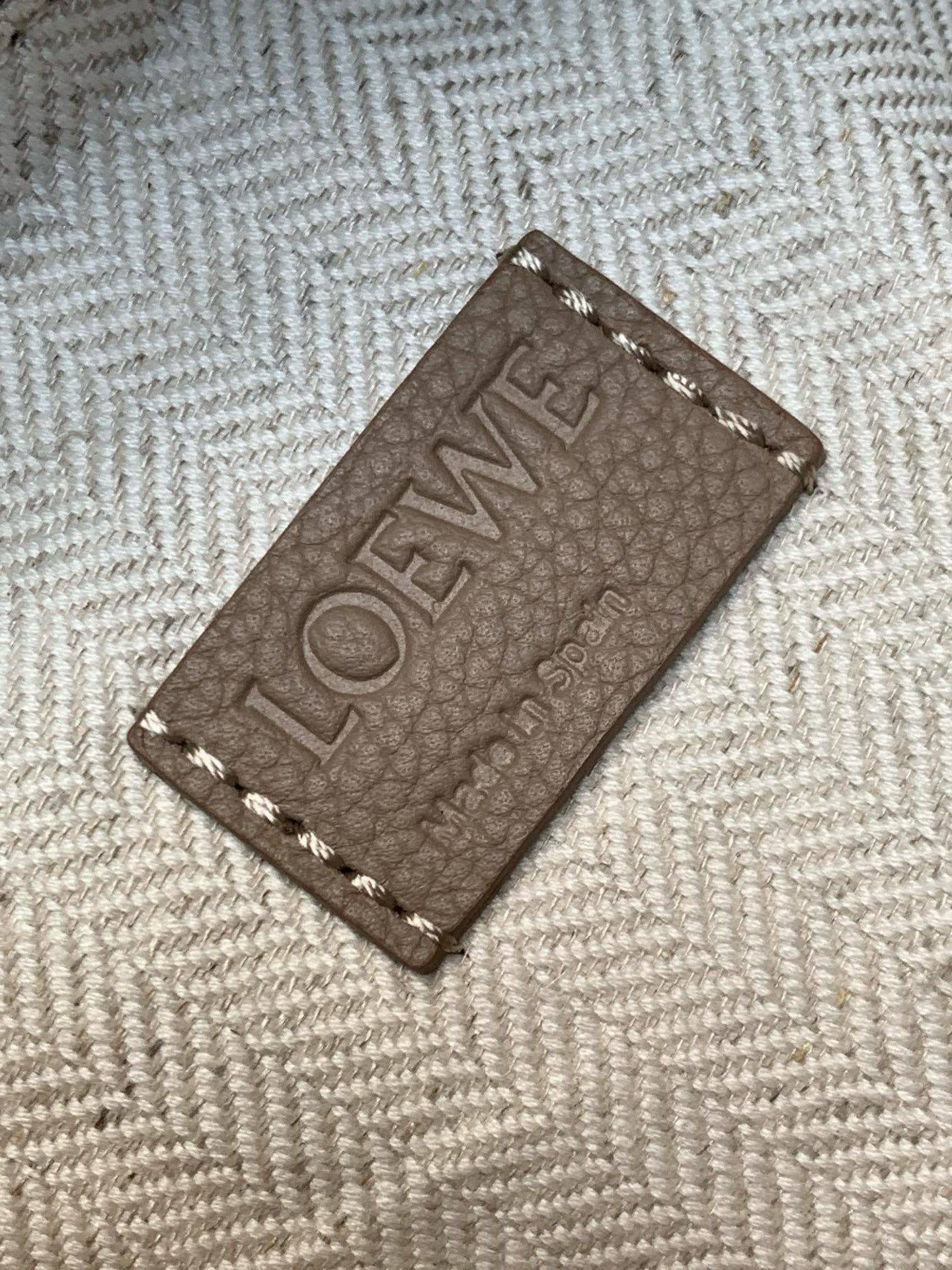 Loewe 新版本几何包29CM Puzzle手袋～