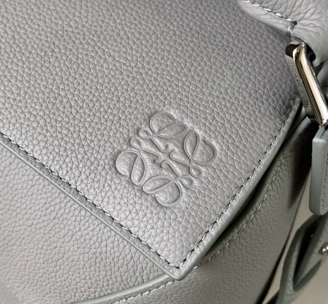 Loewe 新版本几何包29CM Puzzle手袋～
