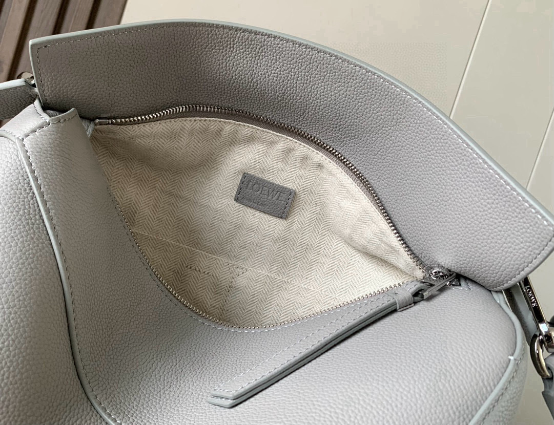 Loewe 新版本几何包29CM Puzzle手袋～