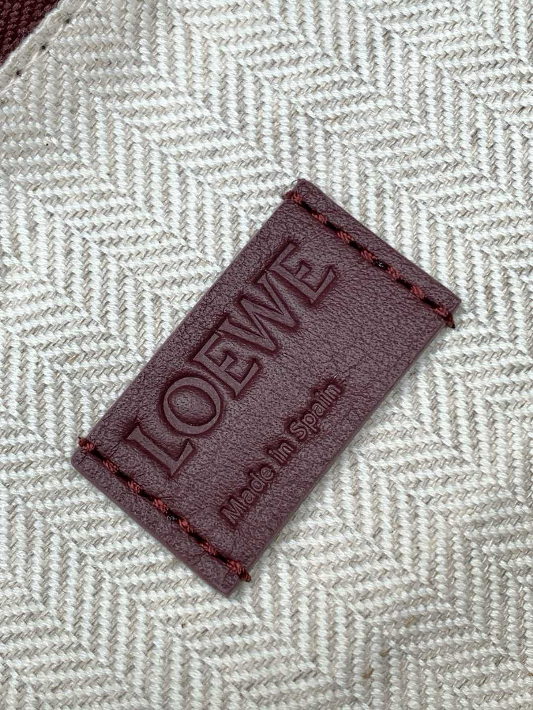 Loewe 新版本几何包29CM Puzzle手袋～