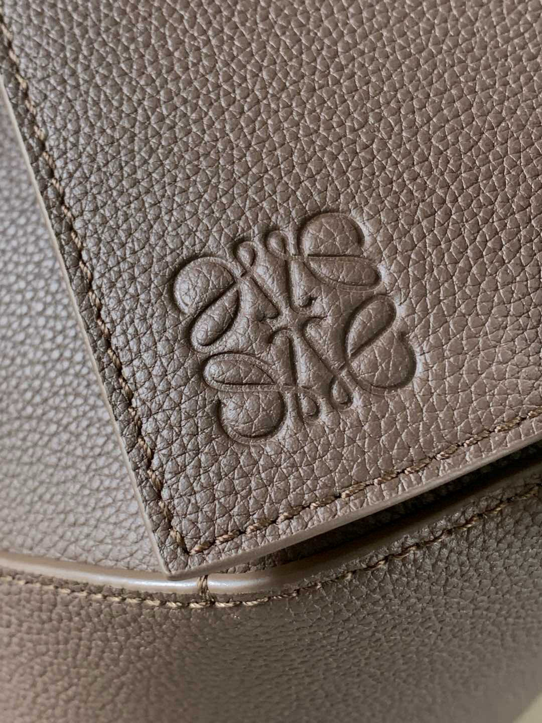 Loewe 新版本几何包29CM Puzzle手袋～
