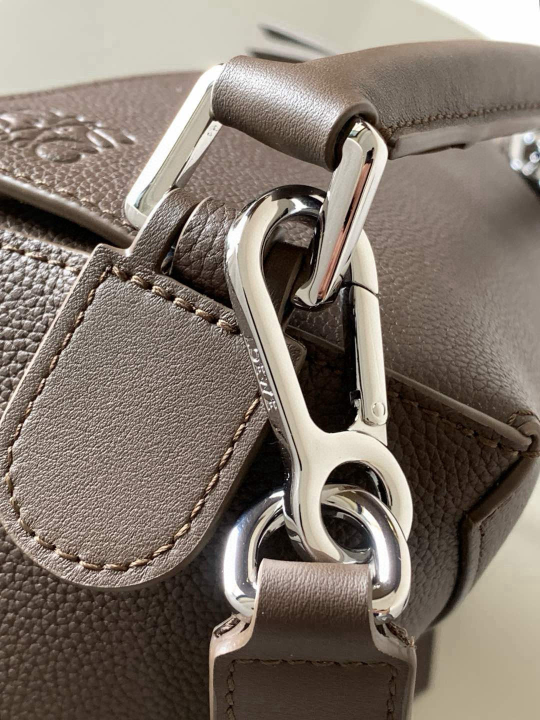Loewe 新版本几何包29CM Puzzle手袋～