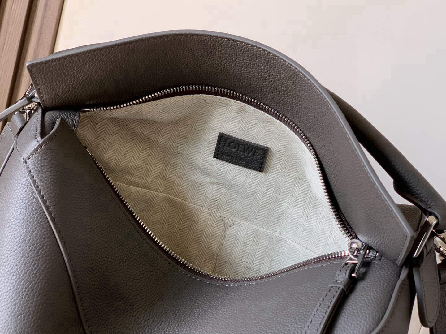 Loewe 新版本几何包29CM Puzzle手袋～
