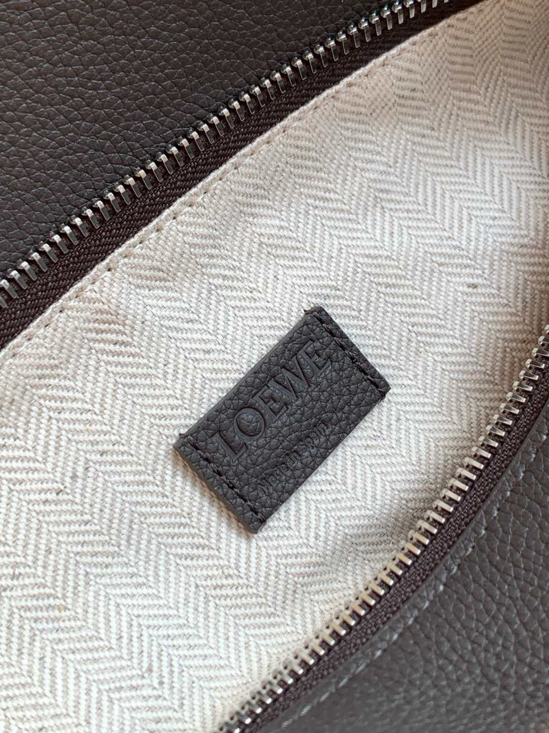 Loewe 新版本几何包29CM Puzzle手袋～