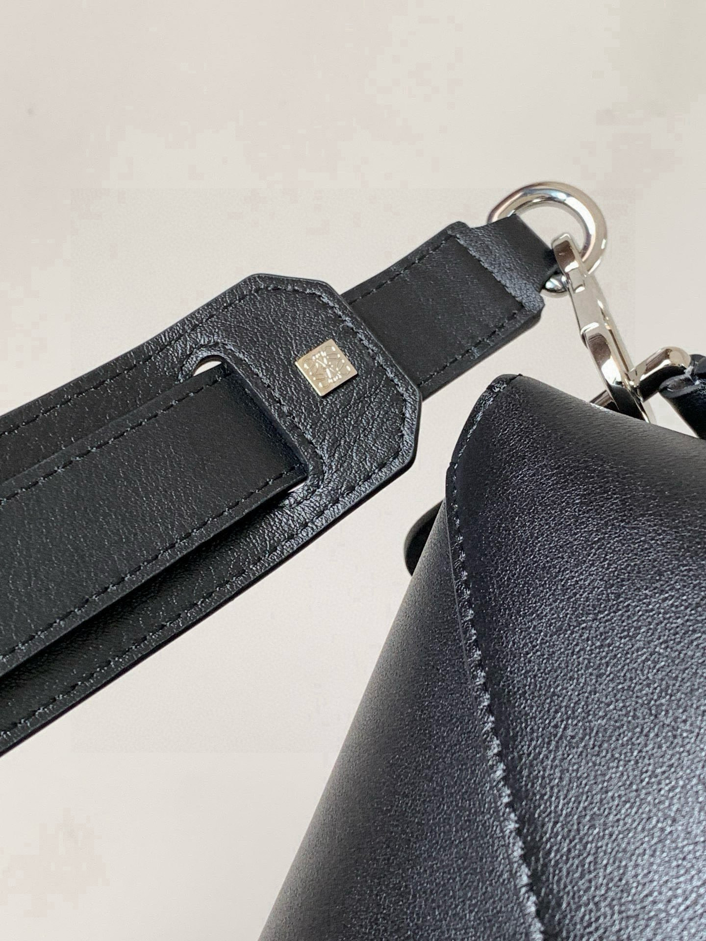 Loewe 新版本几何包29CM Puzzle手袋～