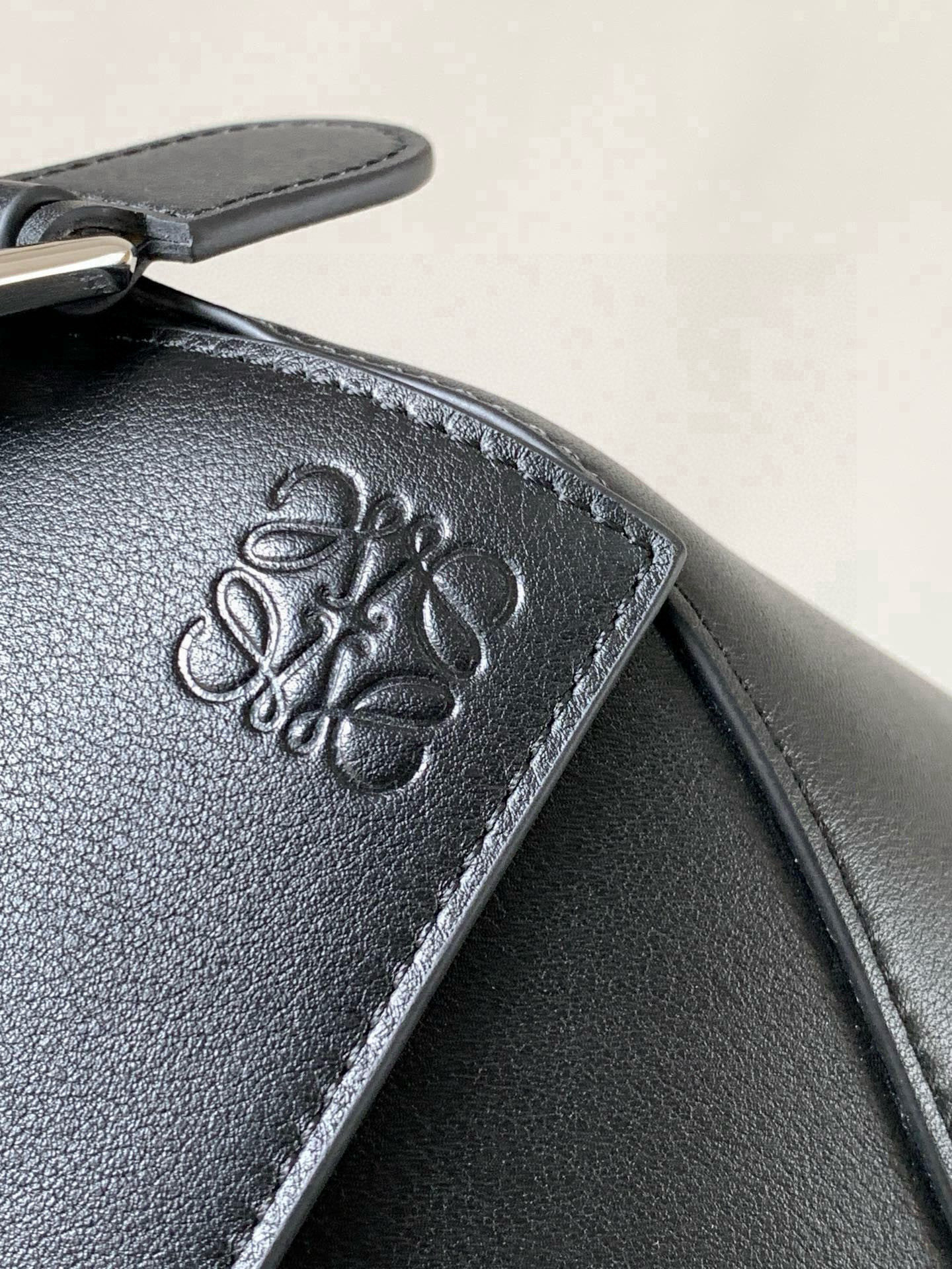 Loewe 新版本几何包29CM Puzzle手袋～