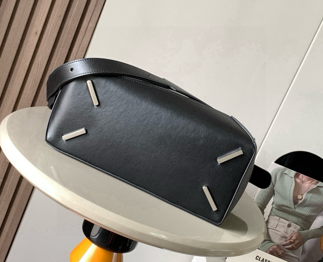 Loewe 新版本几何包29CM Puzzle手袋～
