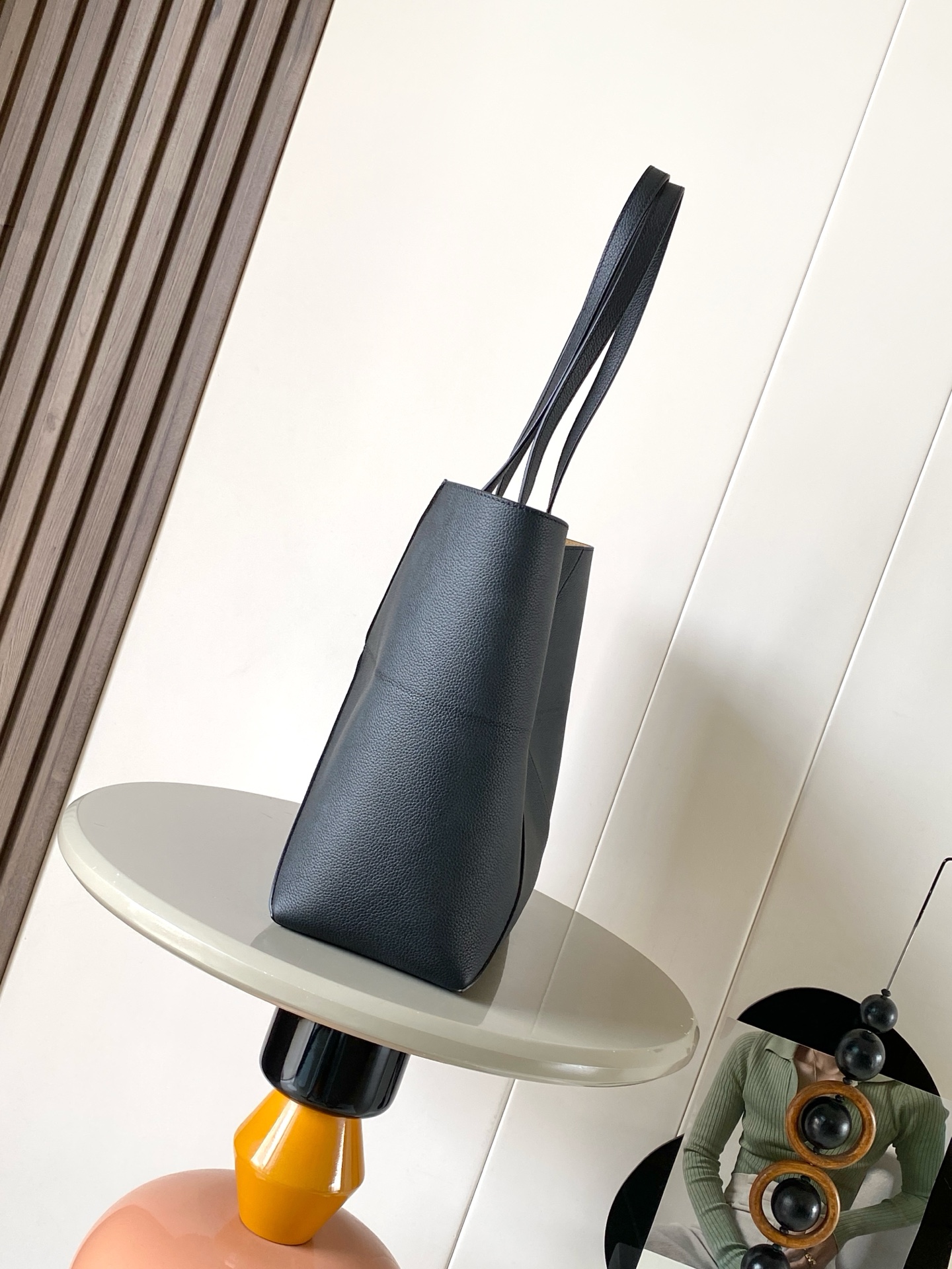 Loewe 中号31cm柔软粒面牛皮革横版