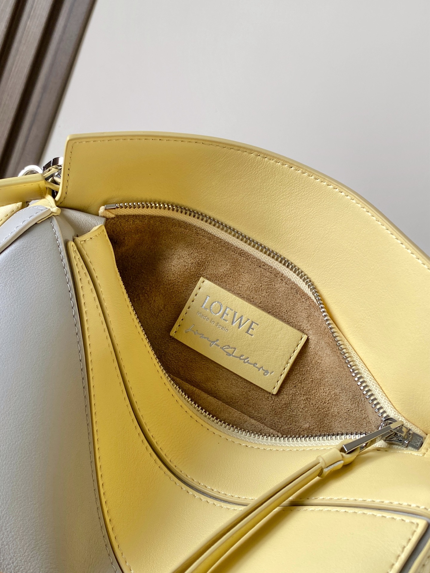 Loewe 新款小号纳帕牛皮革 Puzzle手袋