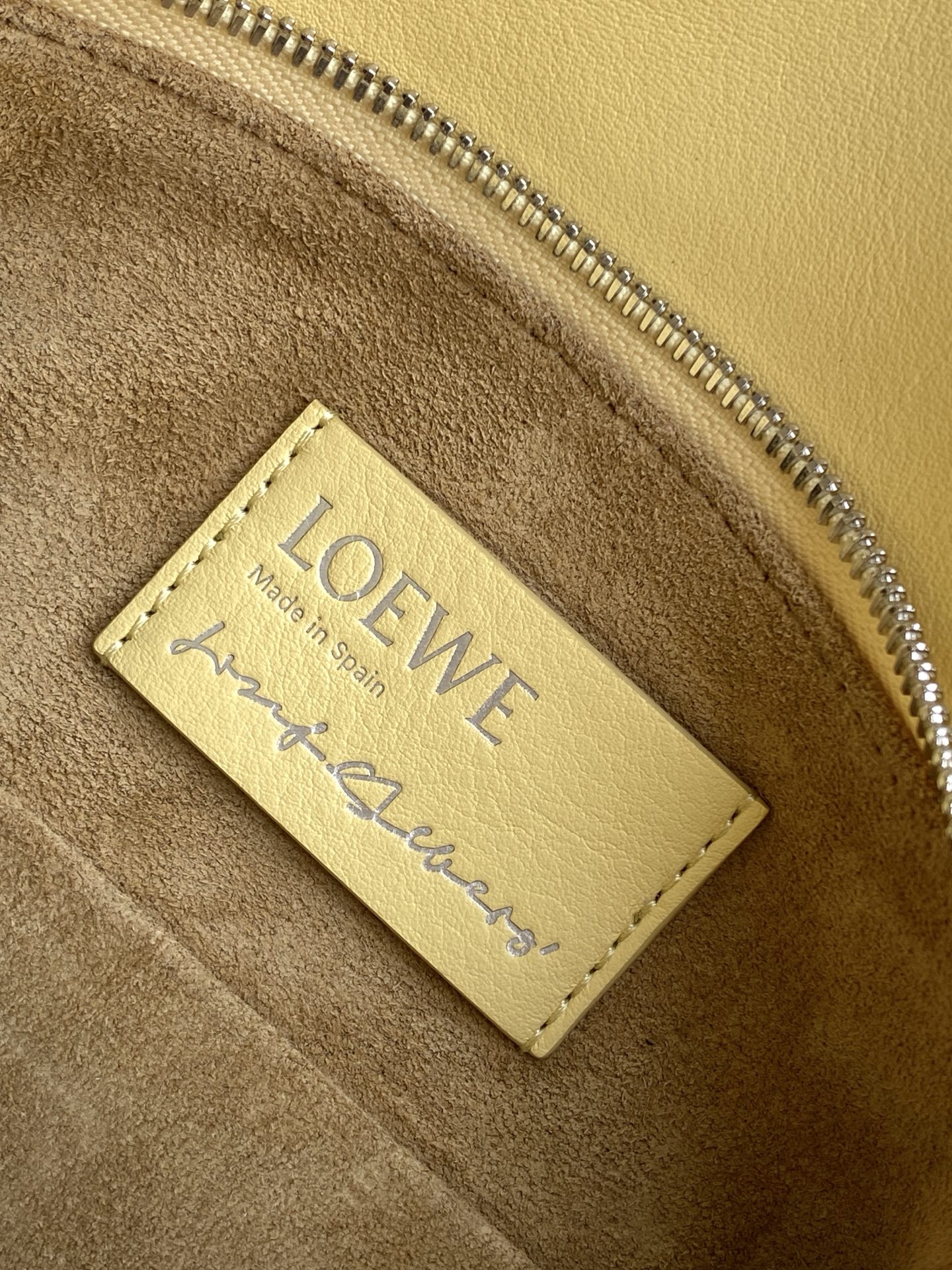 Loewe 新款小号纳帕牛皮革 Puzzle手袋