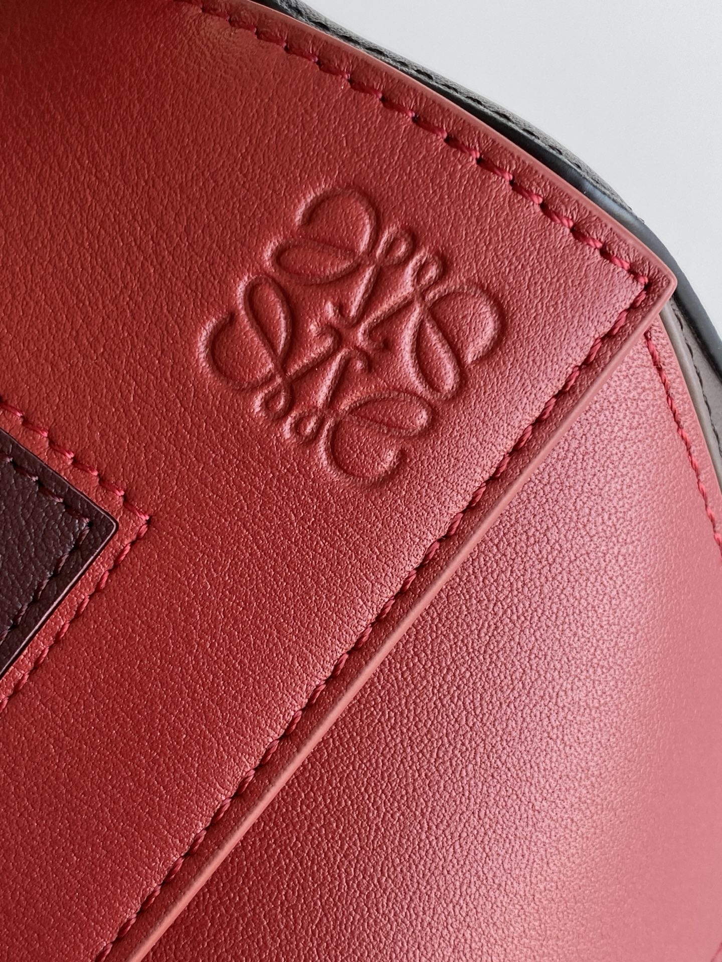 Loewe 新款小号纳帕牛皮革 Puzzle手袋