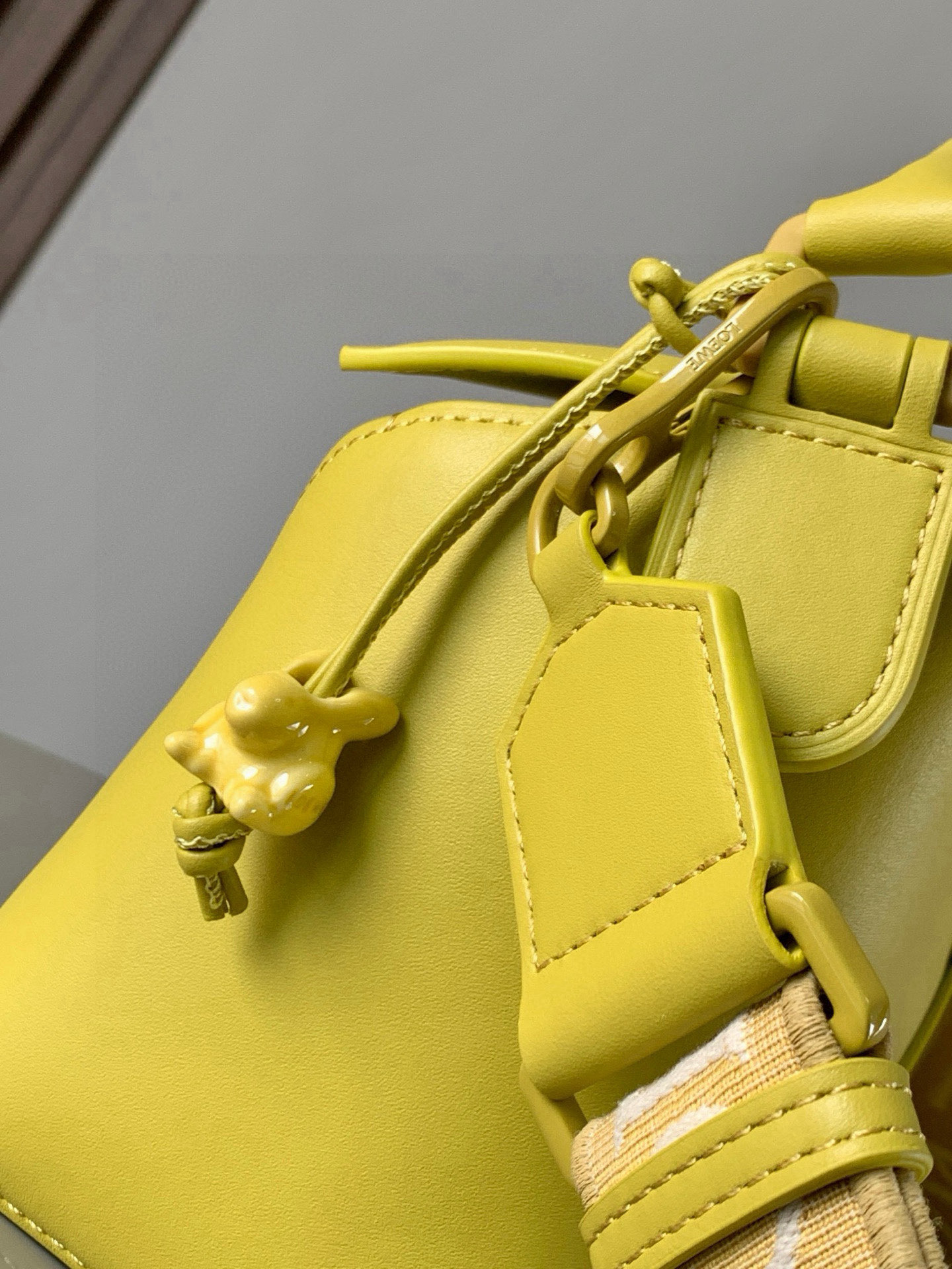 Loewe 陶瓷小兔款 几何包24cm Puzzle手袋