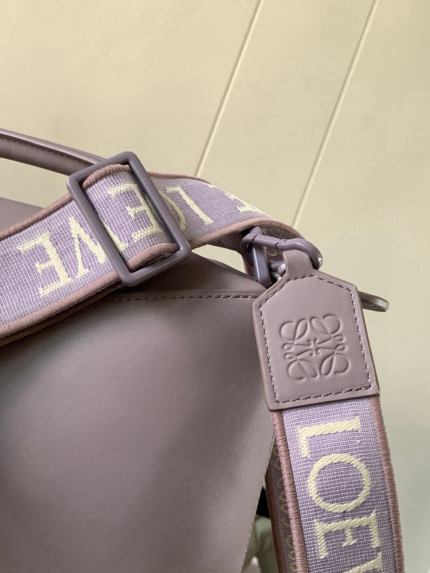 Loewe 陶瓷小兔款 几何包24cm Puzzle手袋