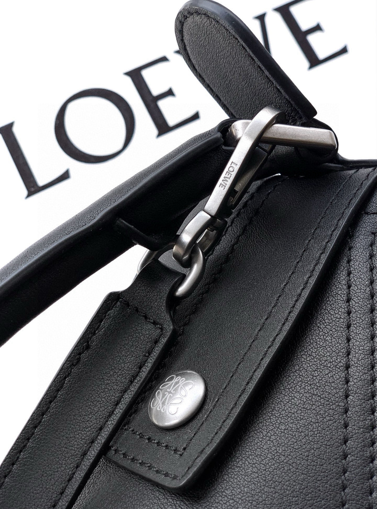 Loewe 小号亮面牛皮革 Puzzle Biker