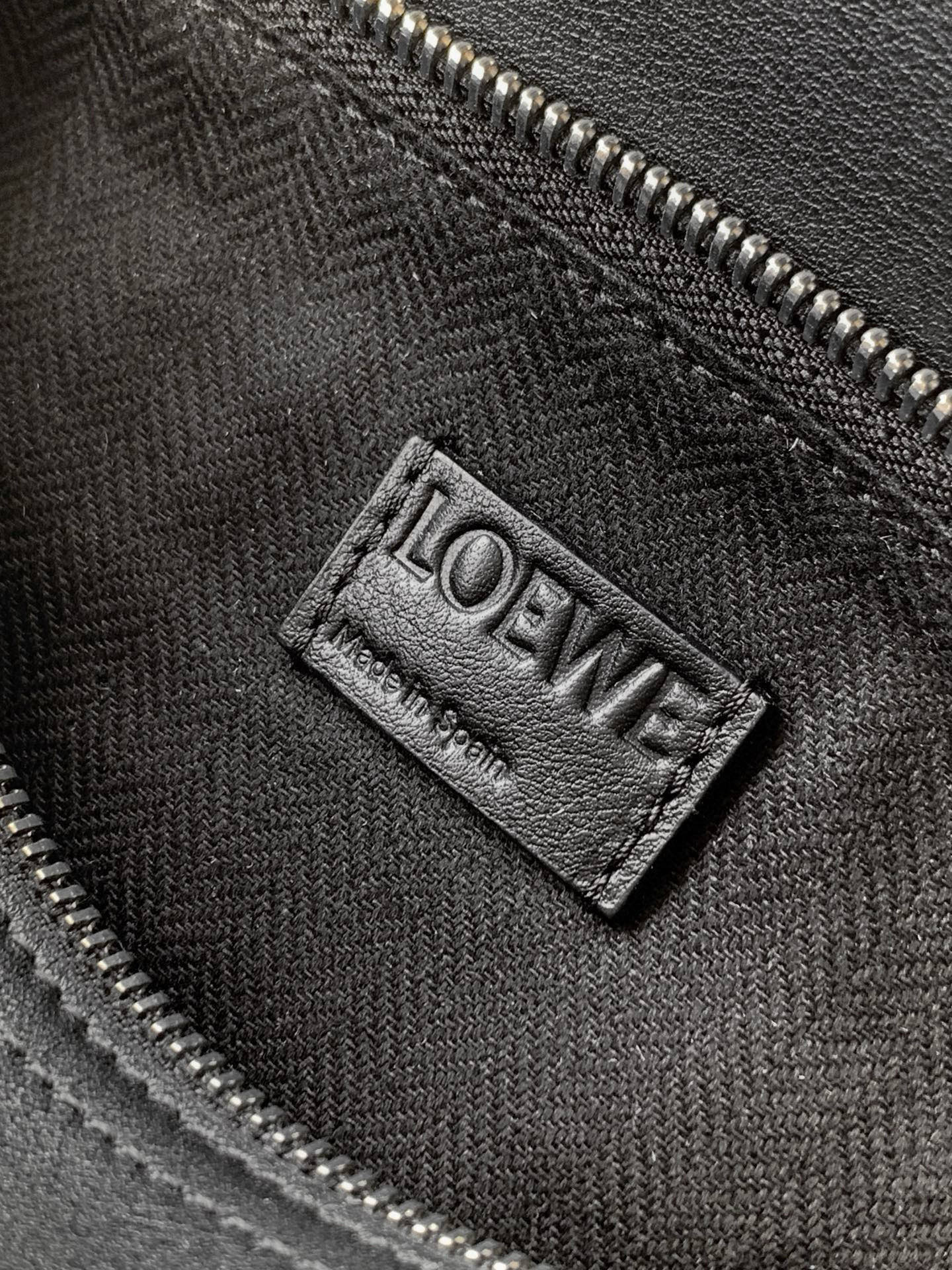Loewe 小号亮面牛皮革 Puzzle Biker