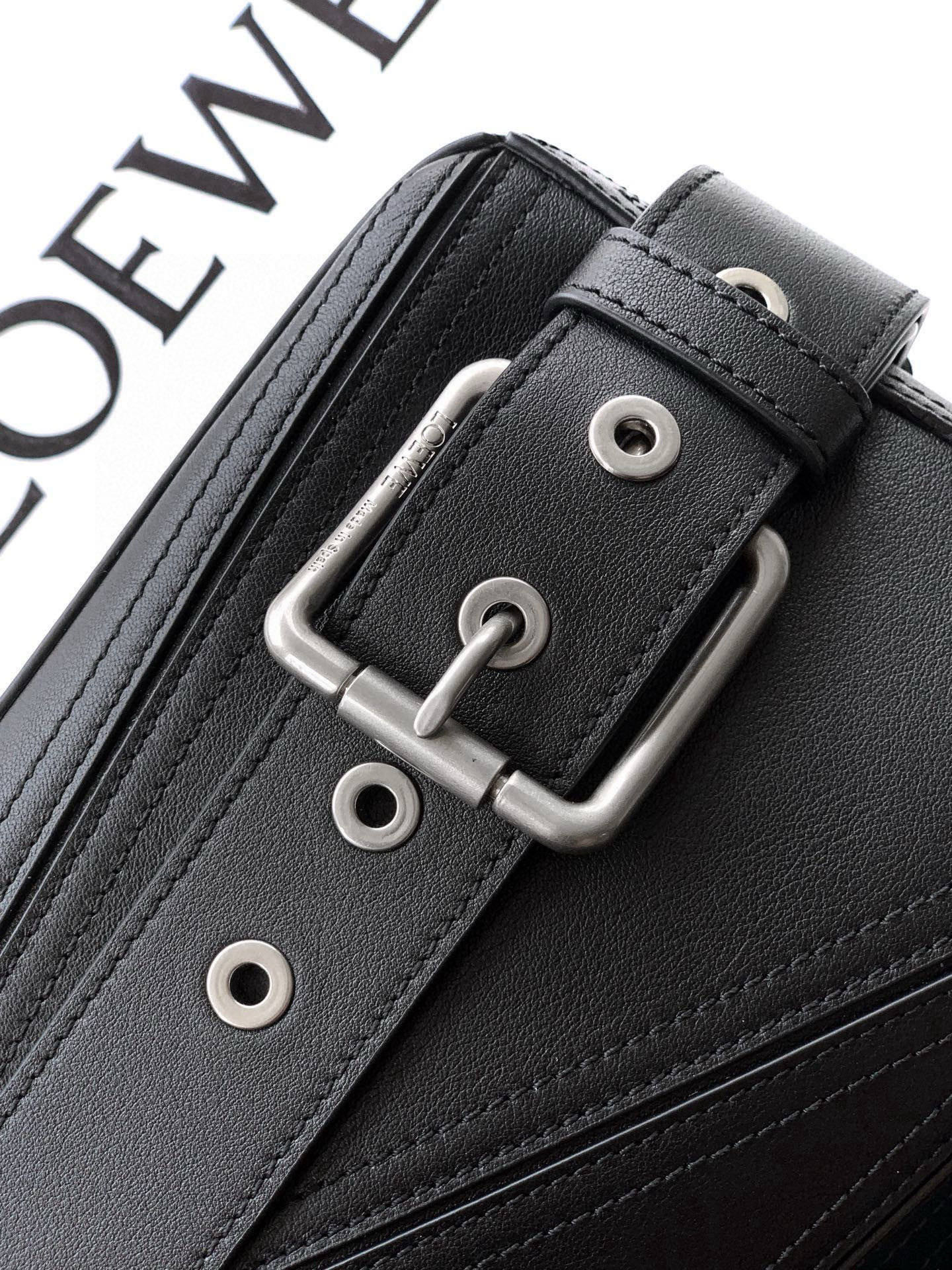 Loewe 小号亮面牛皮革 Puzzle Biker