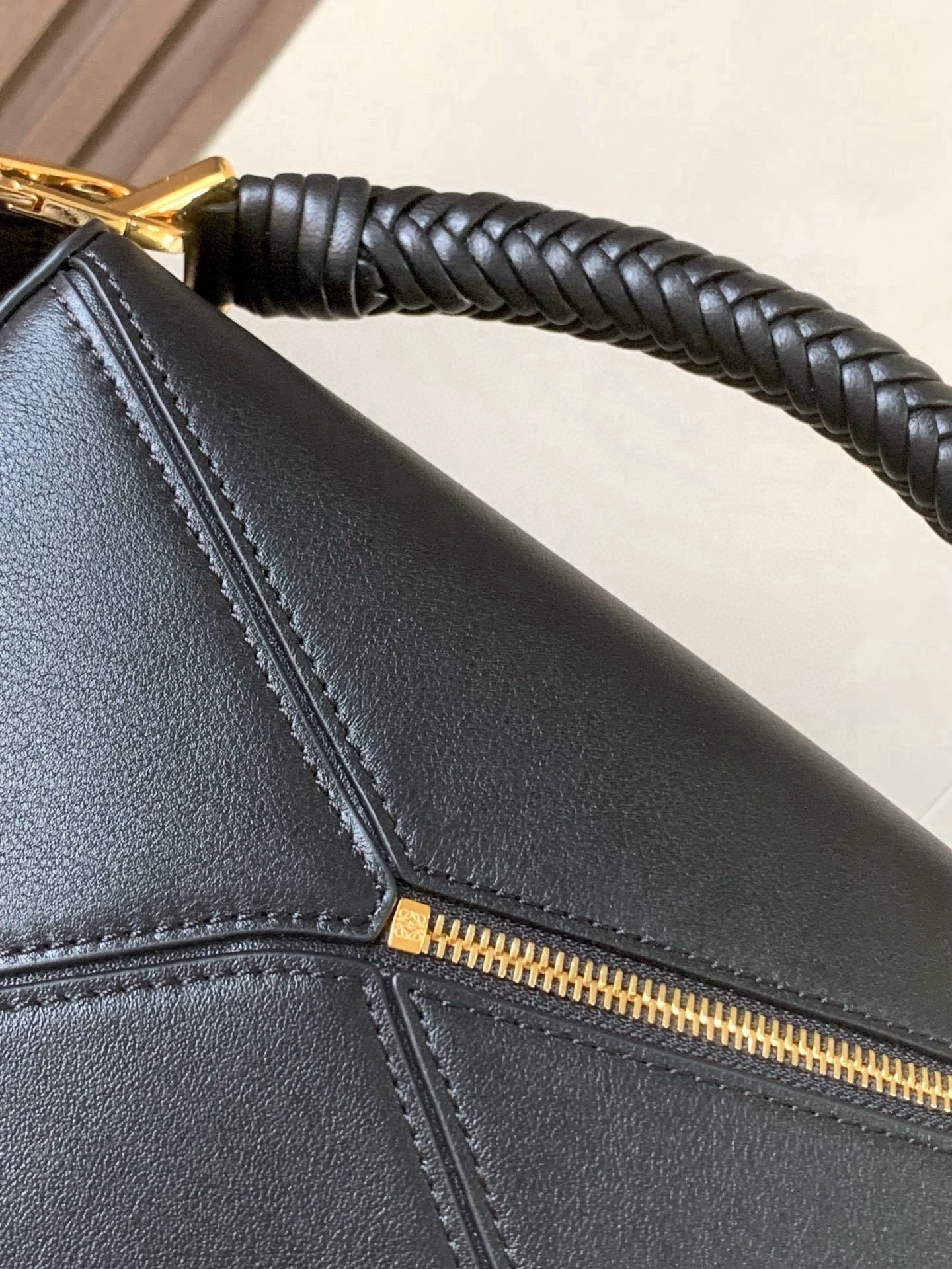 Loewe 新款 小号柔软牛皮革Puzzle