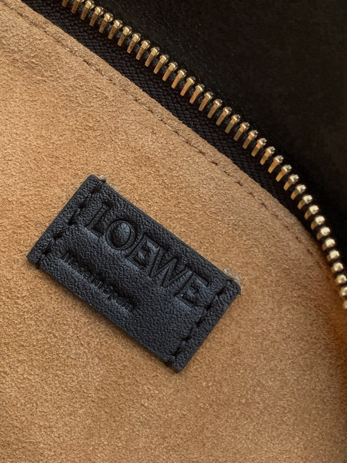 Loewe 新款 小号柔软牛皮革Puzzle