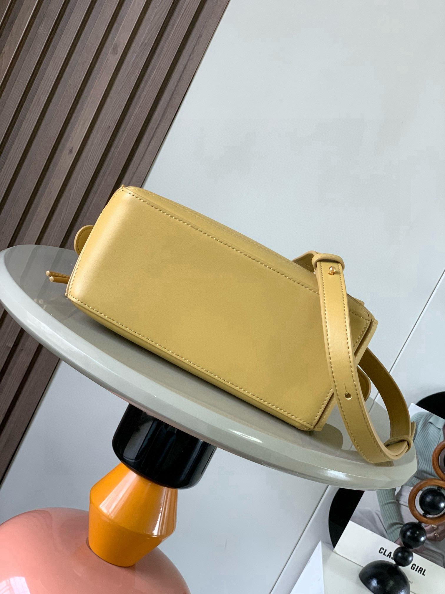 Loewe 新款 小号柔软牛皮革Puzzle