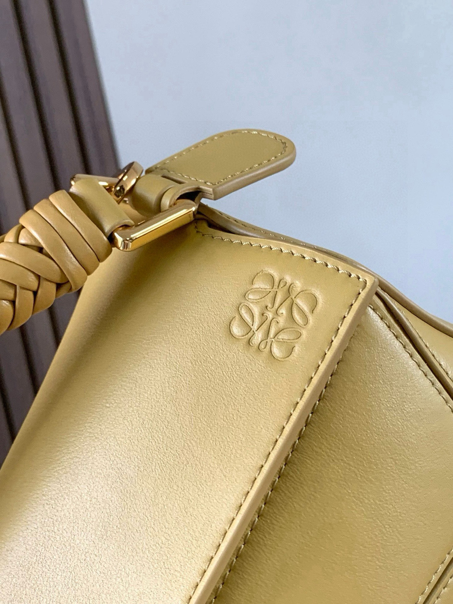 Loewe 新款 小号柔软牛皮革Puzzle
