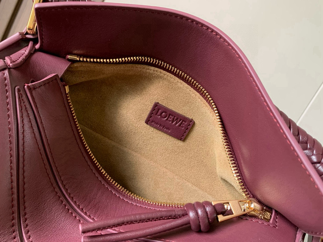 Loewe 新款 小号柔软牛皮革Puzzle